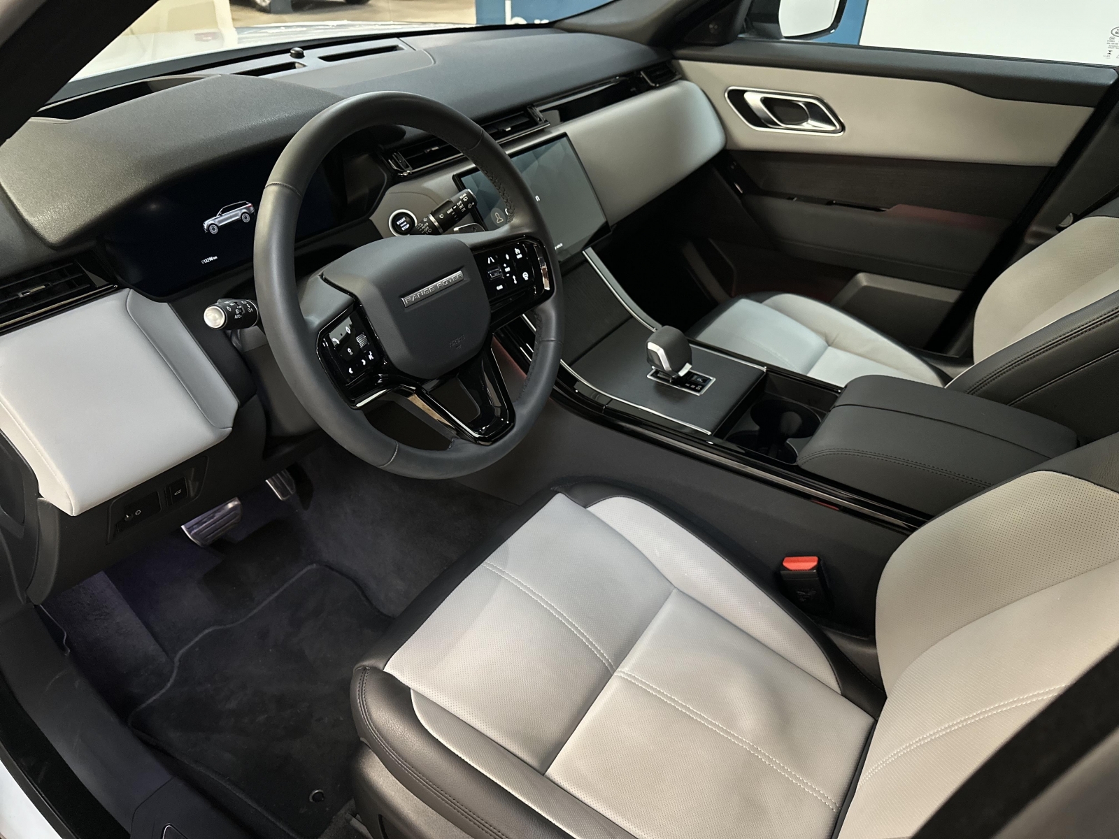 Land Rover Range Rover Velar D200 DYNAMIC SE