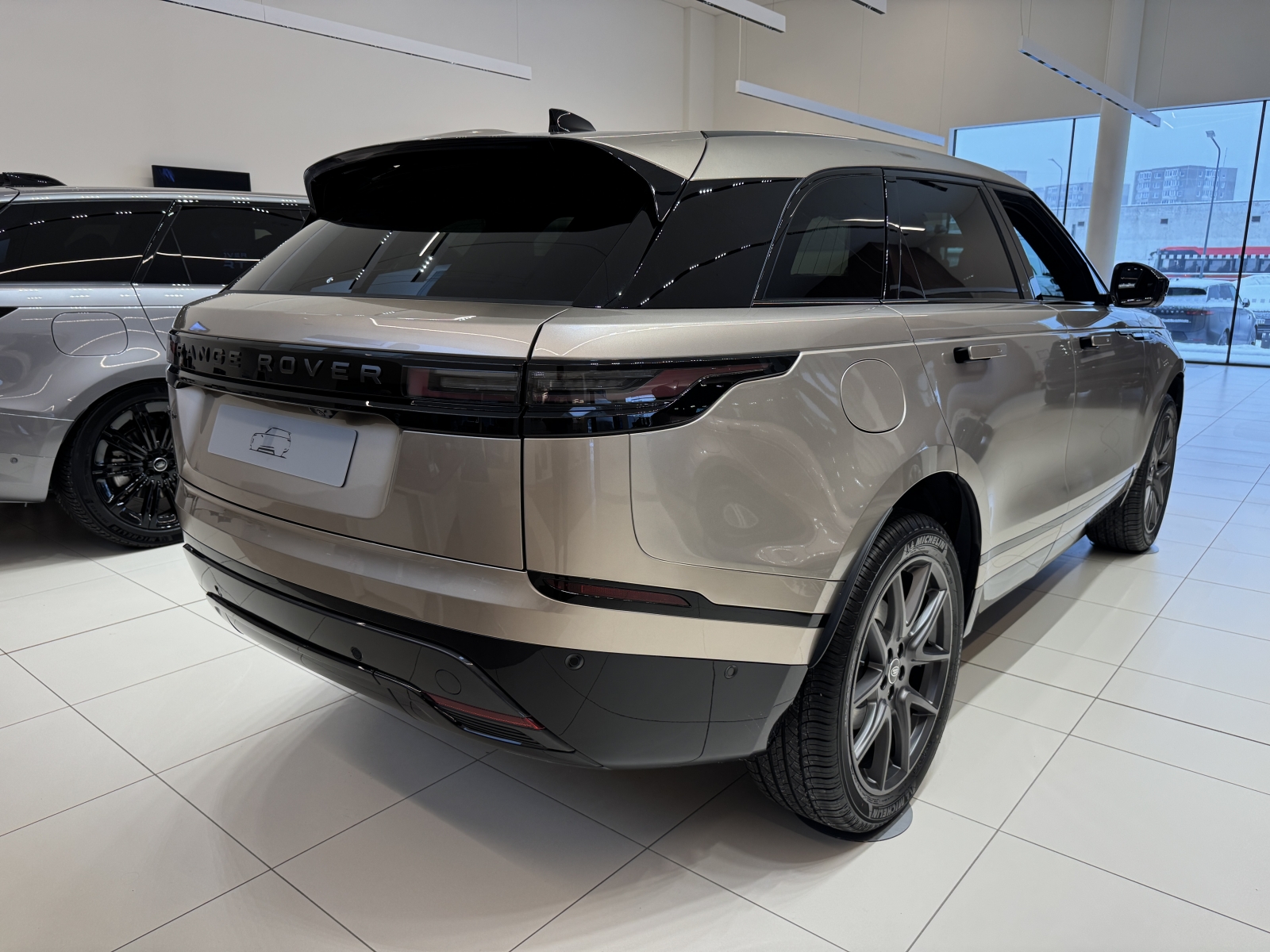Land Rover Range Rover Velar Dynamic SE D300 MHEV
