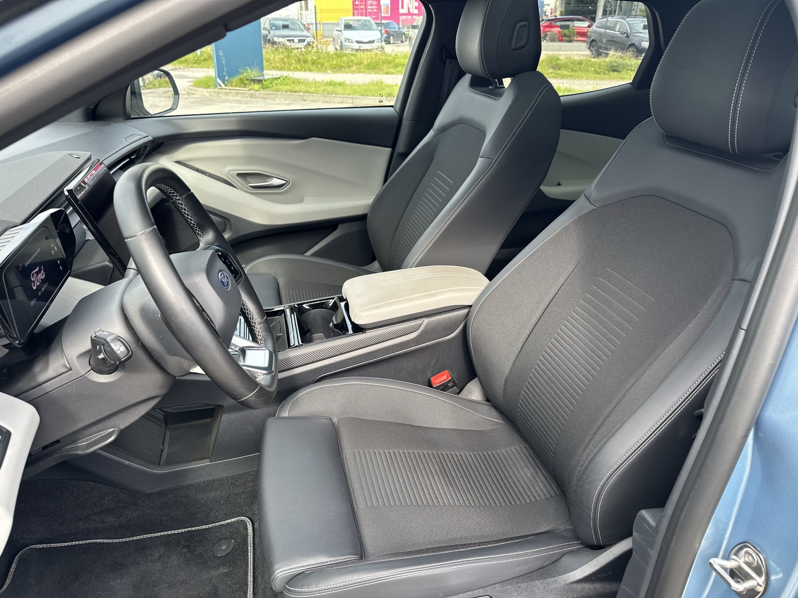 Ford Explorer Premium Extended Range AWD 250Kw