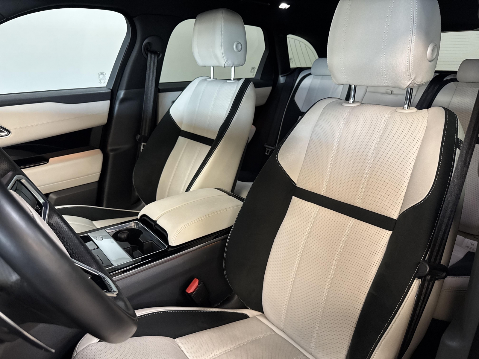 Land Rover Range Rover Velar R-Dynamic SE