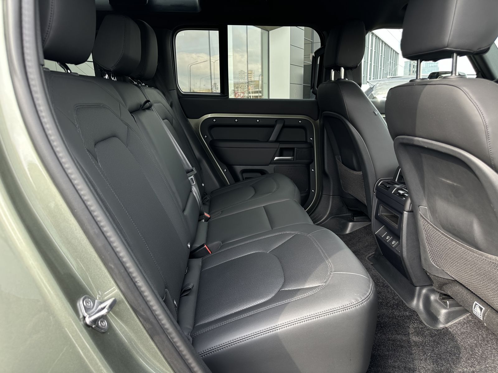 Land Rover Defender X-DYNAMIC SE