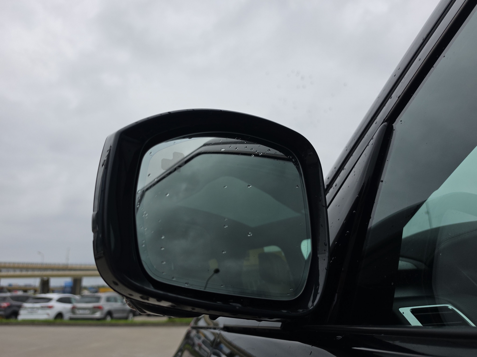 Land Rover Discovery D250 Dynamic HSE