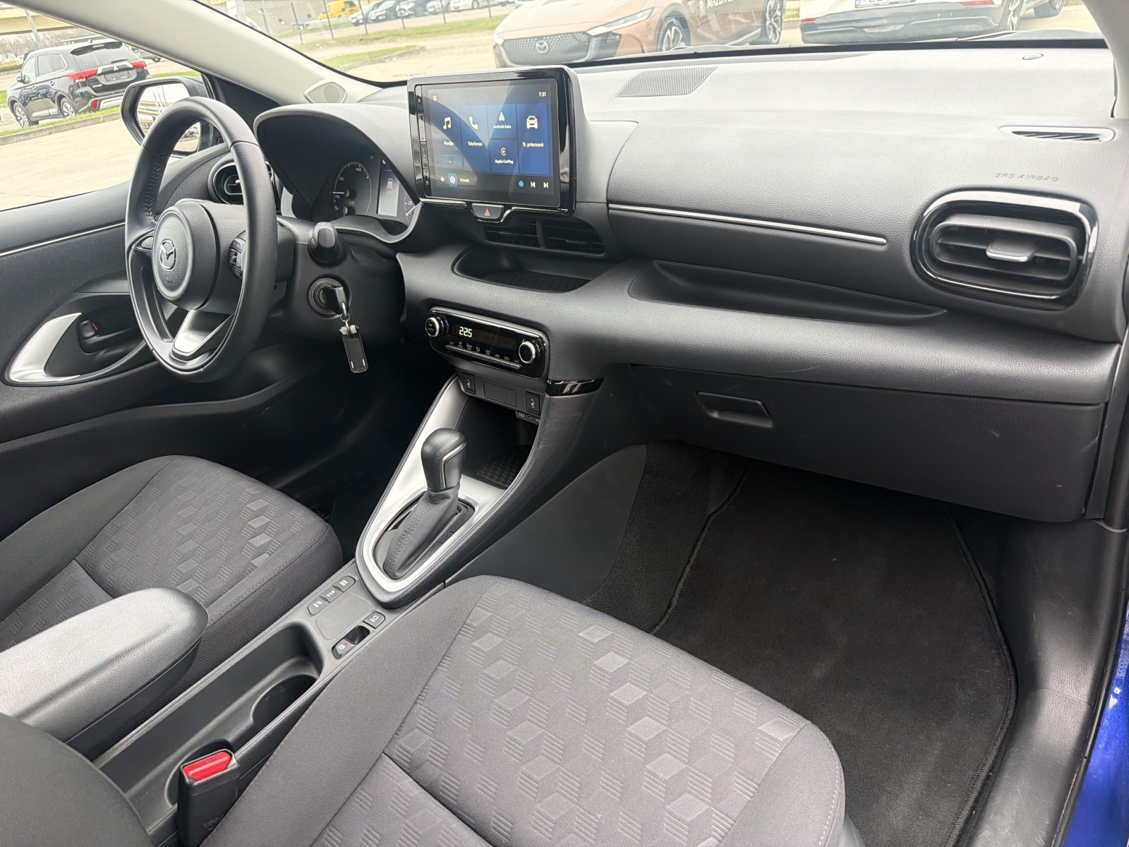 Mazda 2 Centre-line