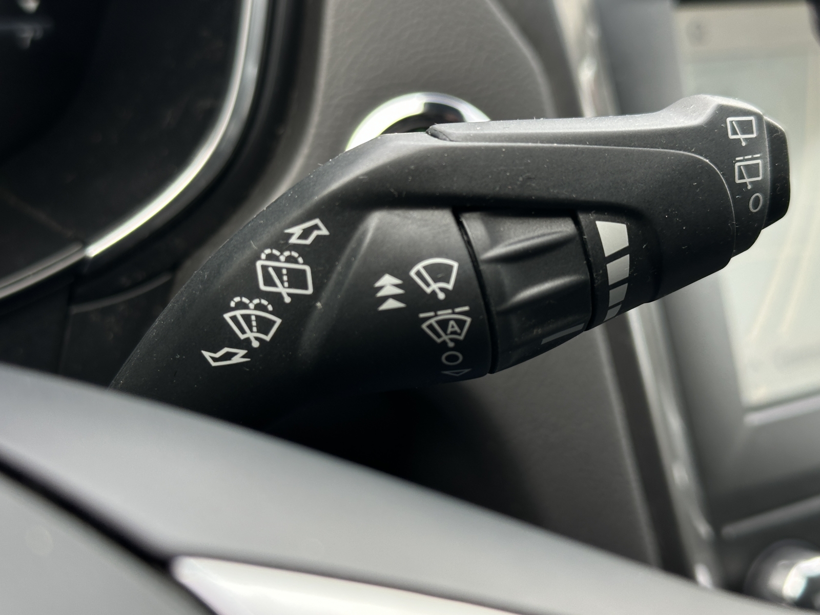 Ford Mondeo Tintaium Hybrid
