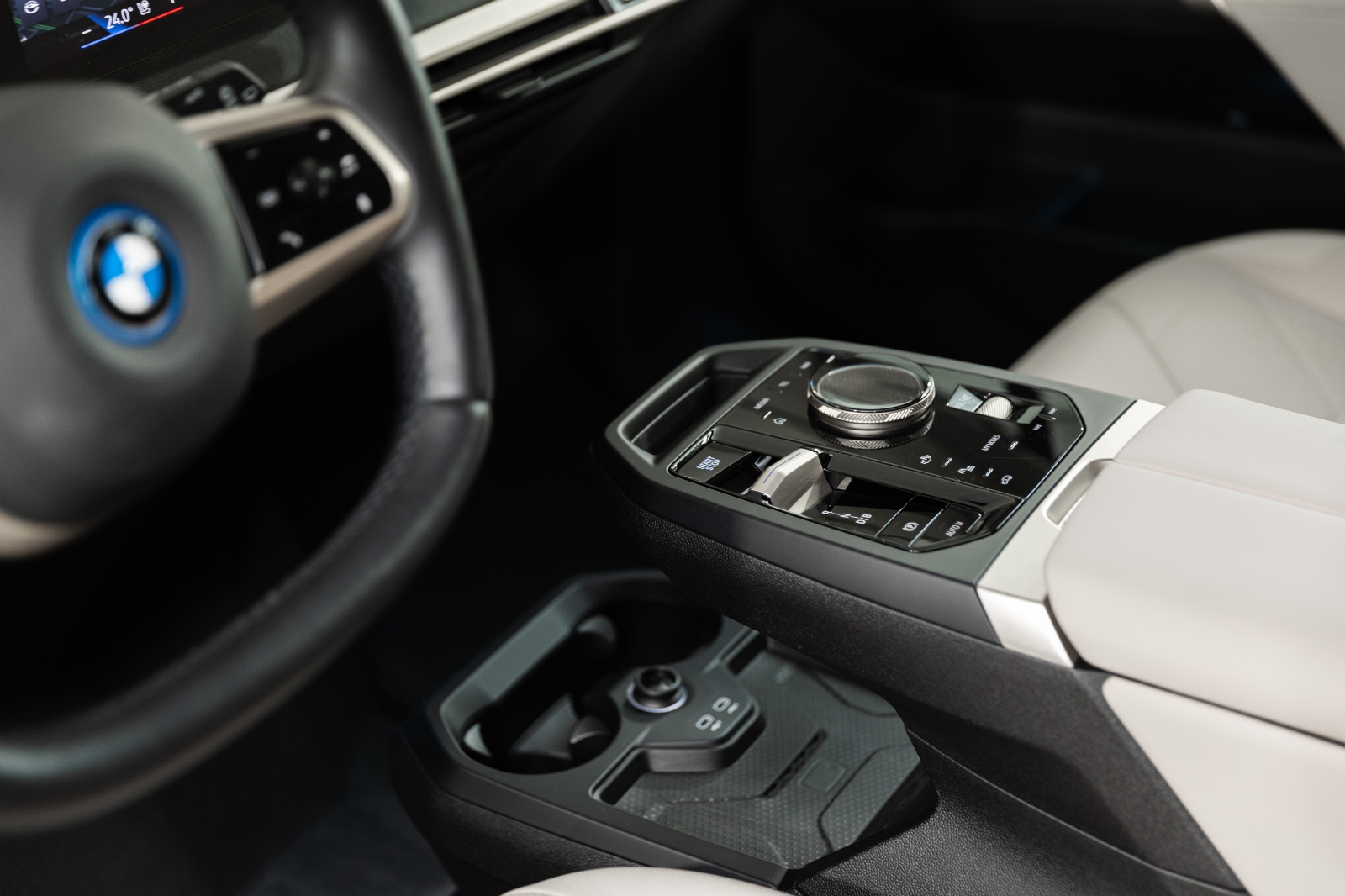 BMW iX xDrive50e