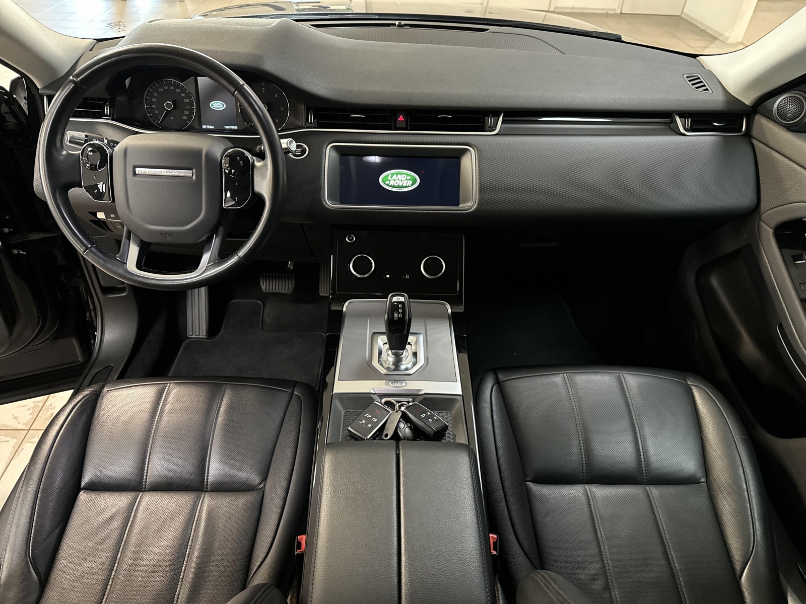 Land Rover Range Rover Evoque S Launch Edition MHEV AWD A9