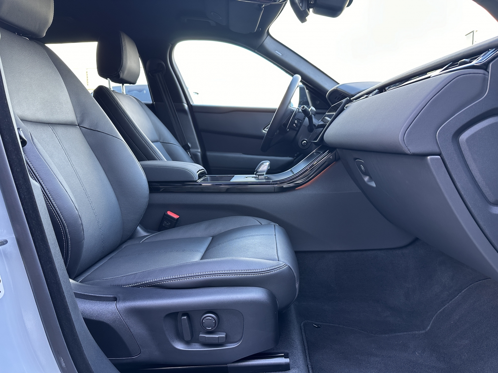 Land Rover Range Rover Velar P400 Belgravia Edition