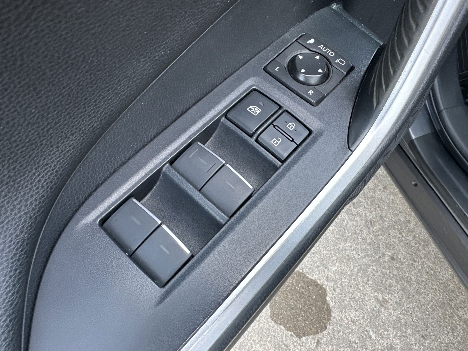 Toyota RAV4 R PHEV Plug-in Hybrid