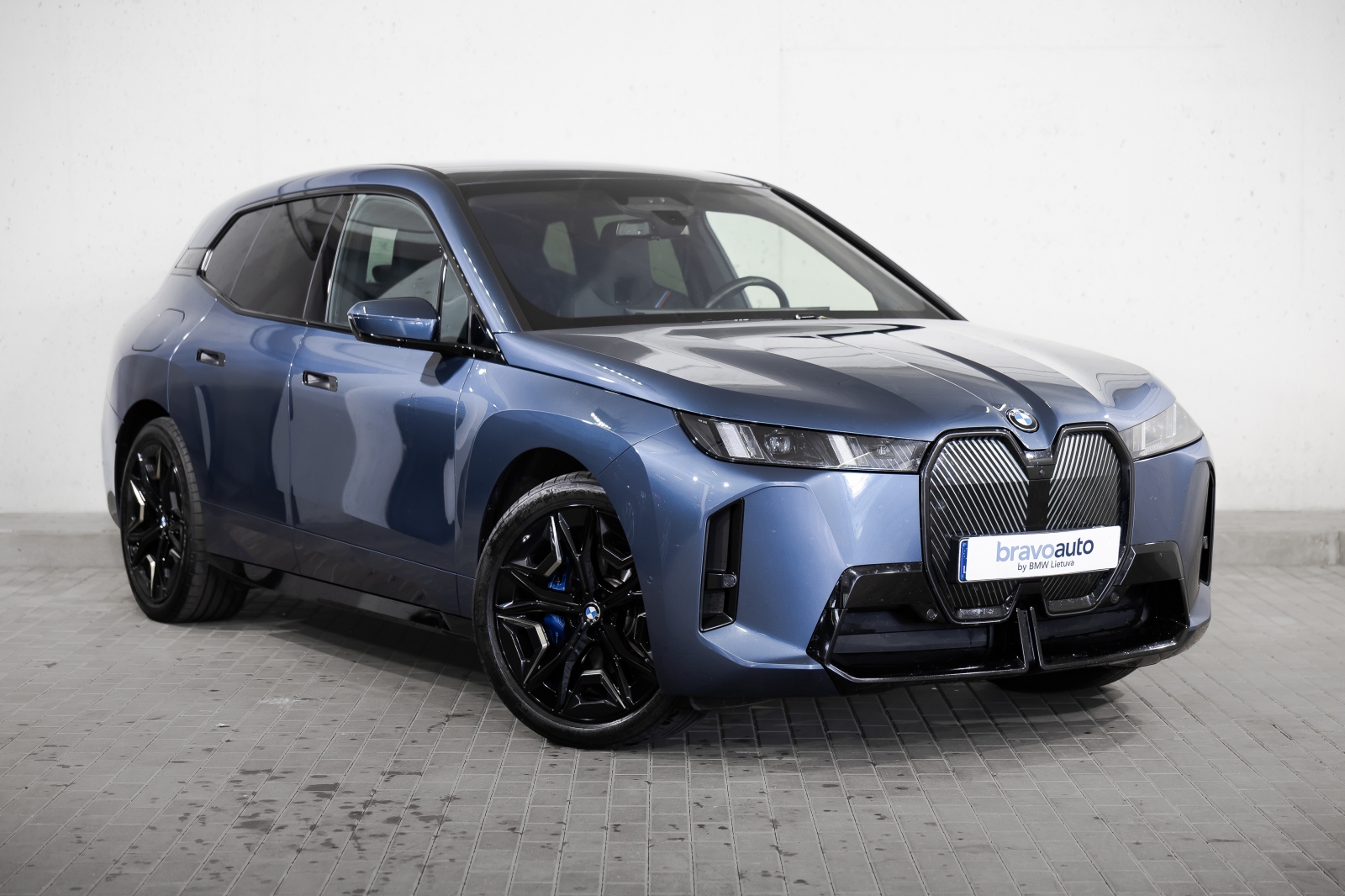 BMW iX xDrive60