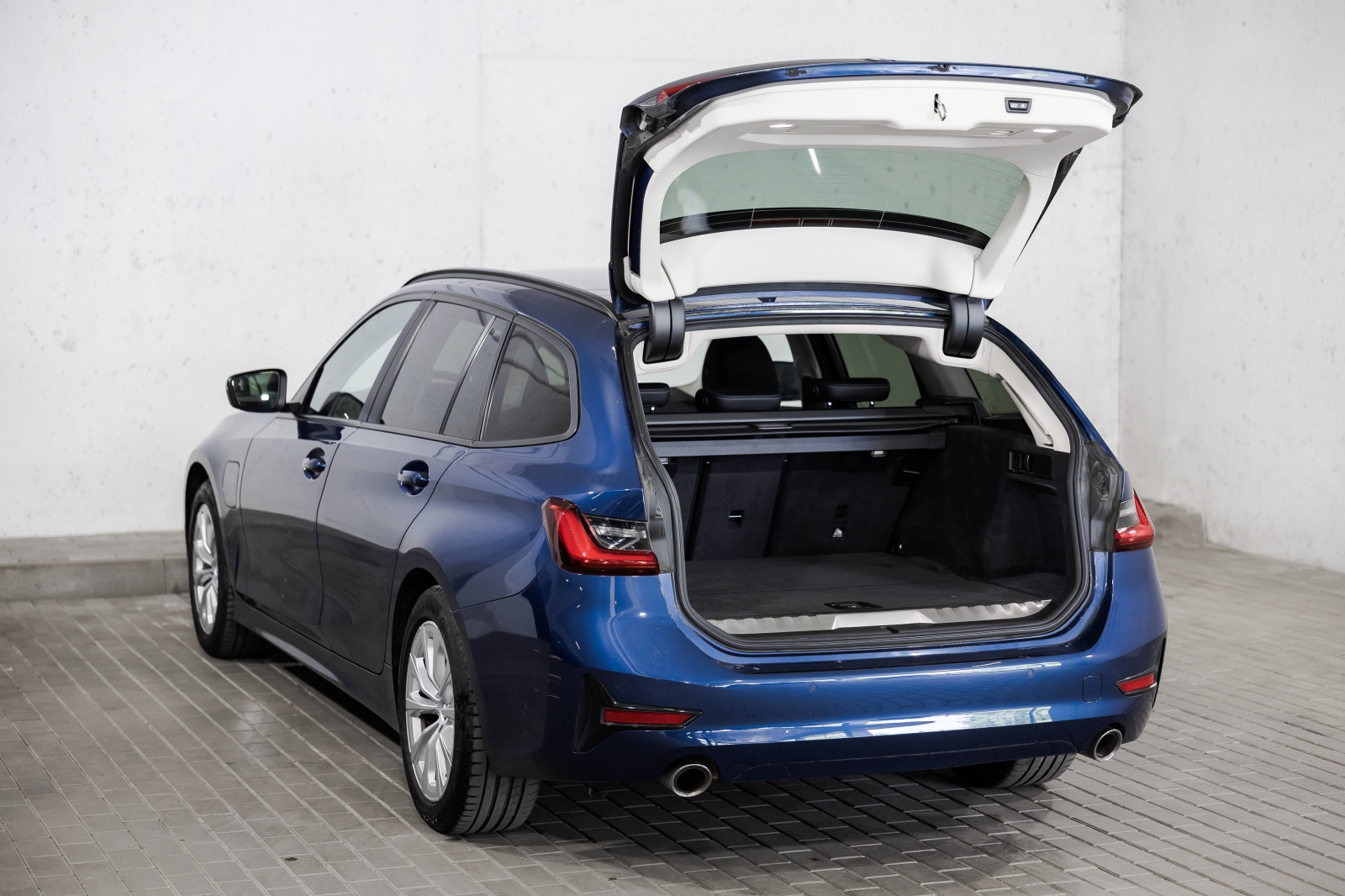 BMW 330 e