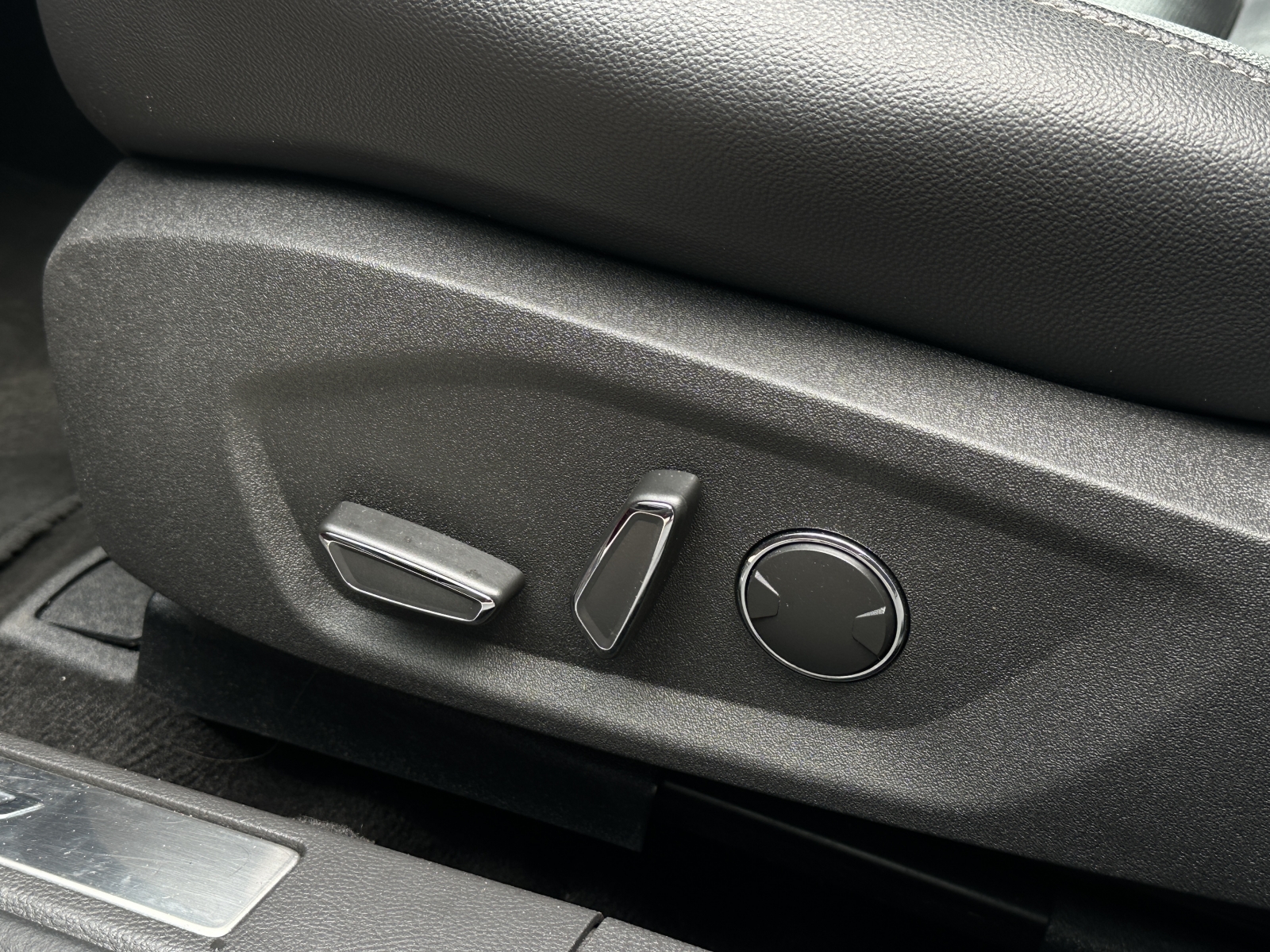 Ford Mondeo Tintaium Hybrid