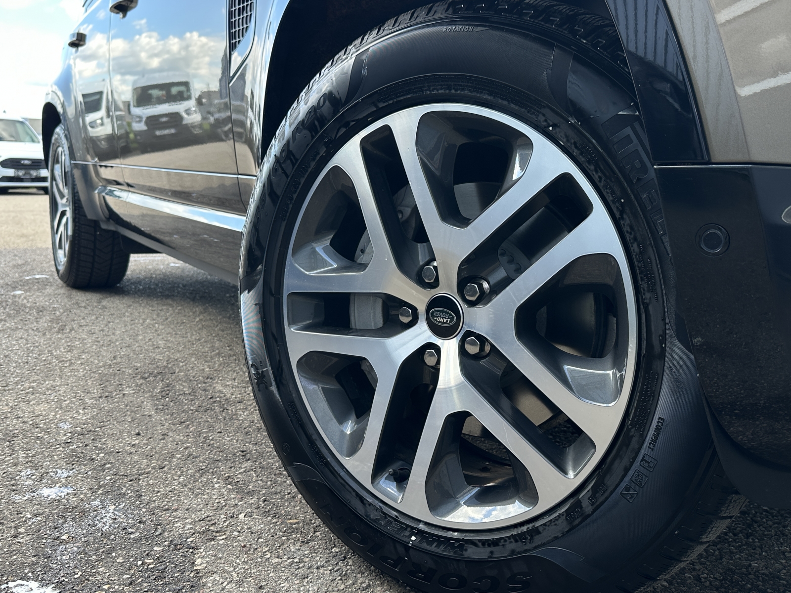 Land Rover Defender 110 D300 MHEV X-Dynamic SE
