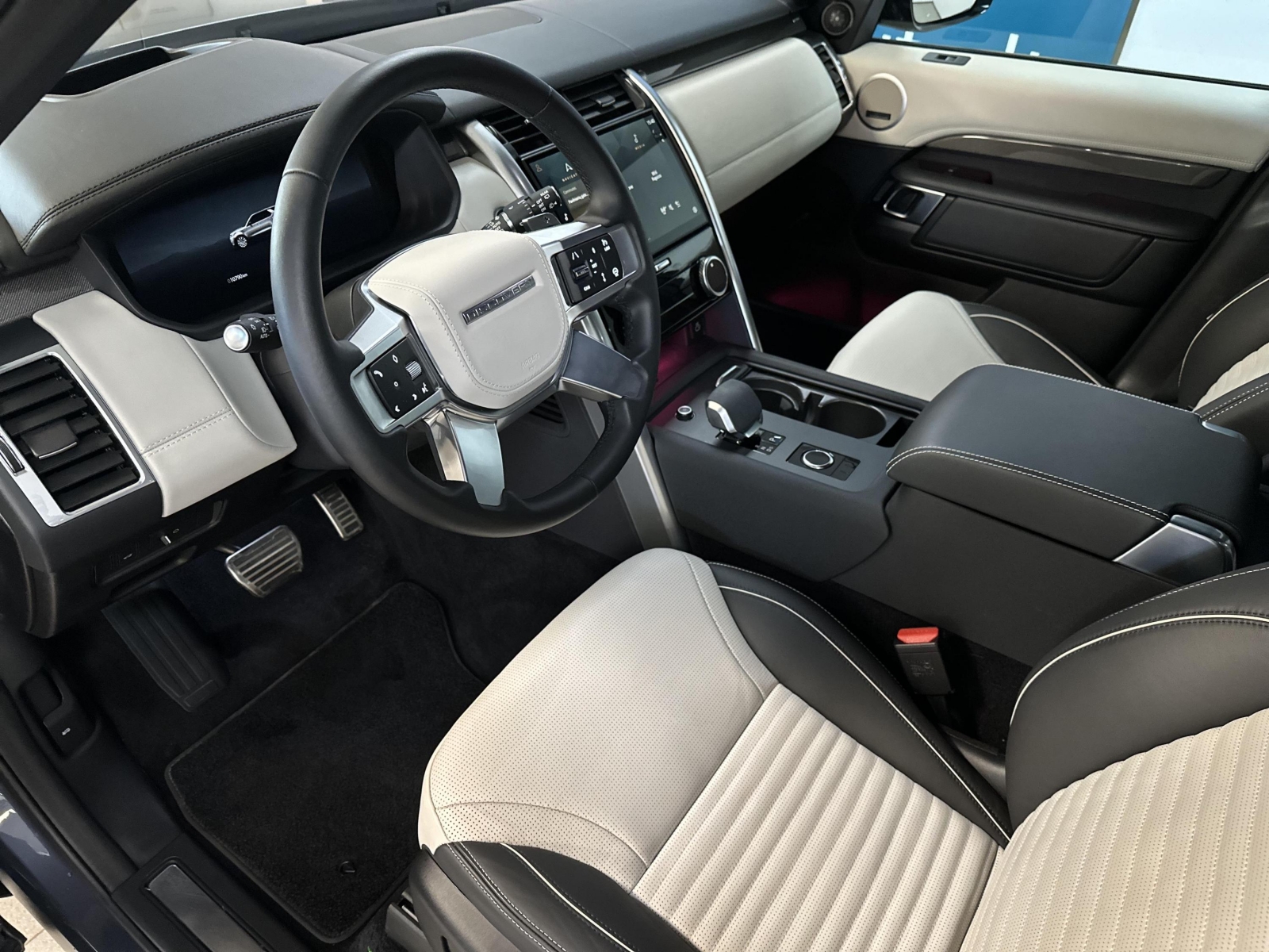 Land Rover Discovery D300 Metropolitan