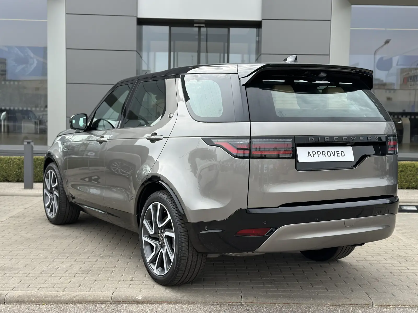 Land Rover Discovery D350 Dynamic HSE