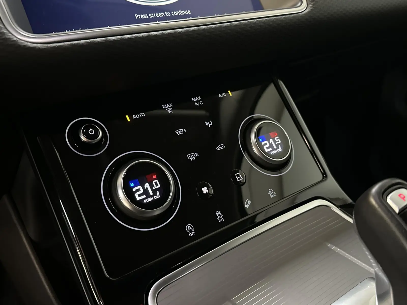 Land Rover Range Rover Evoque S Launch Edition MHEV AWD A9