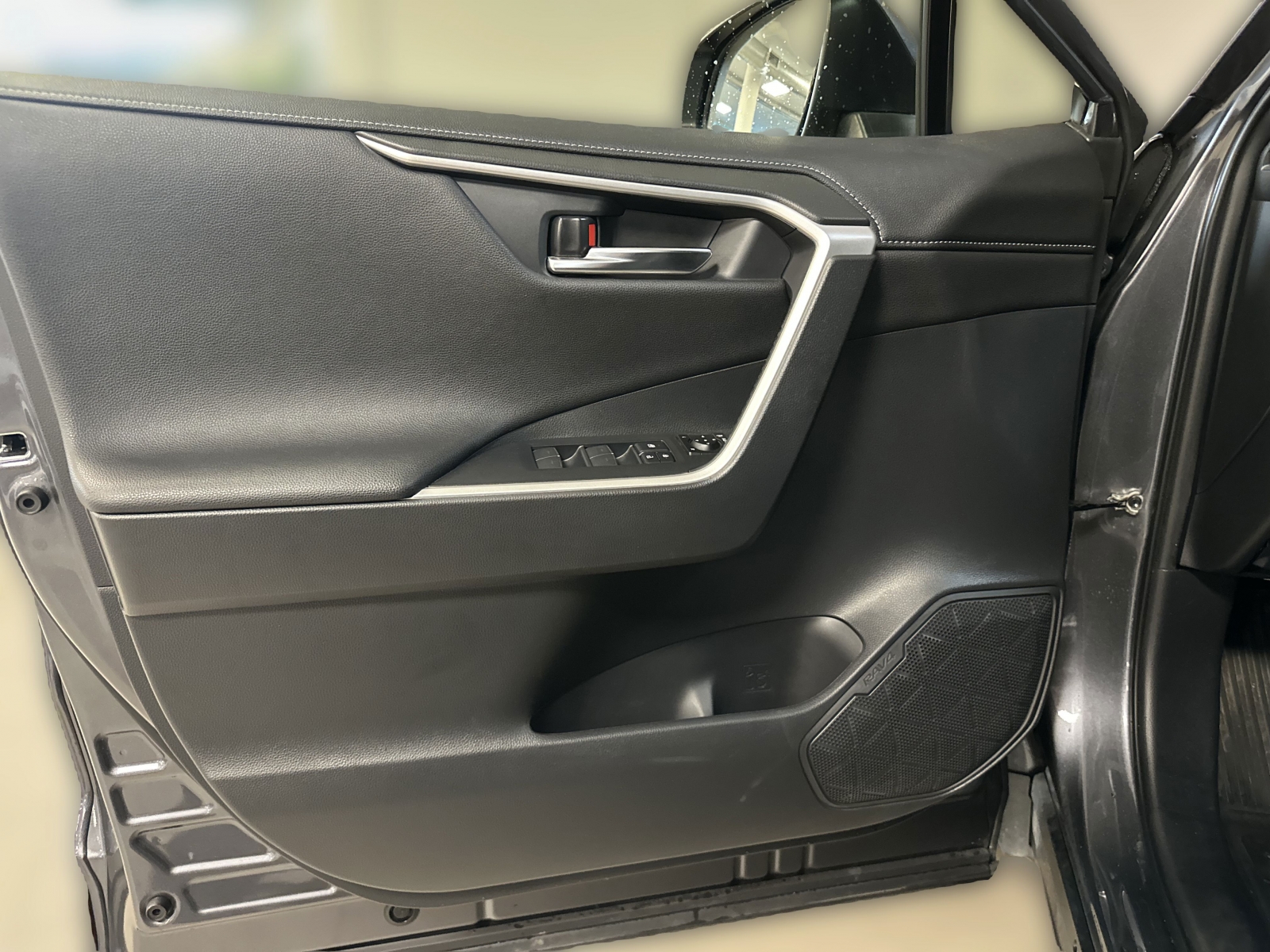 Toyota RAV4 Luxury Plus