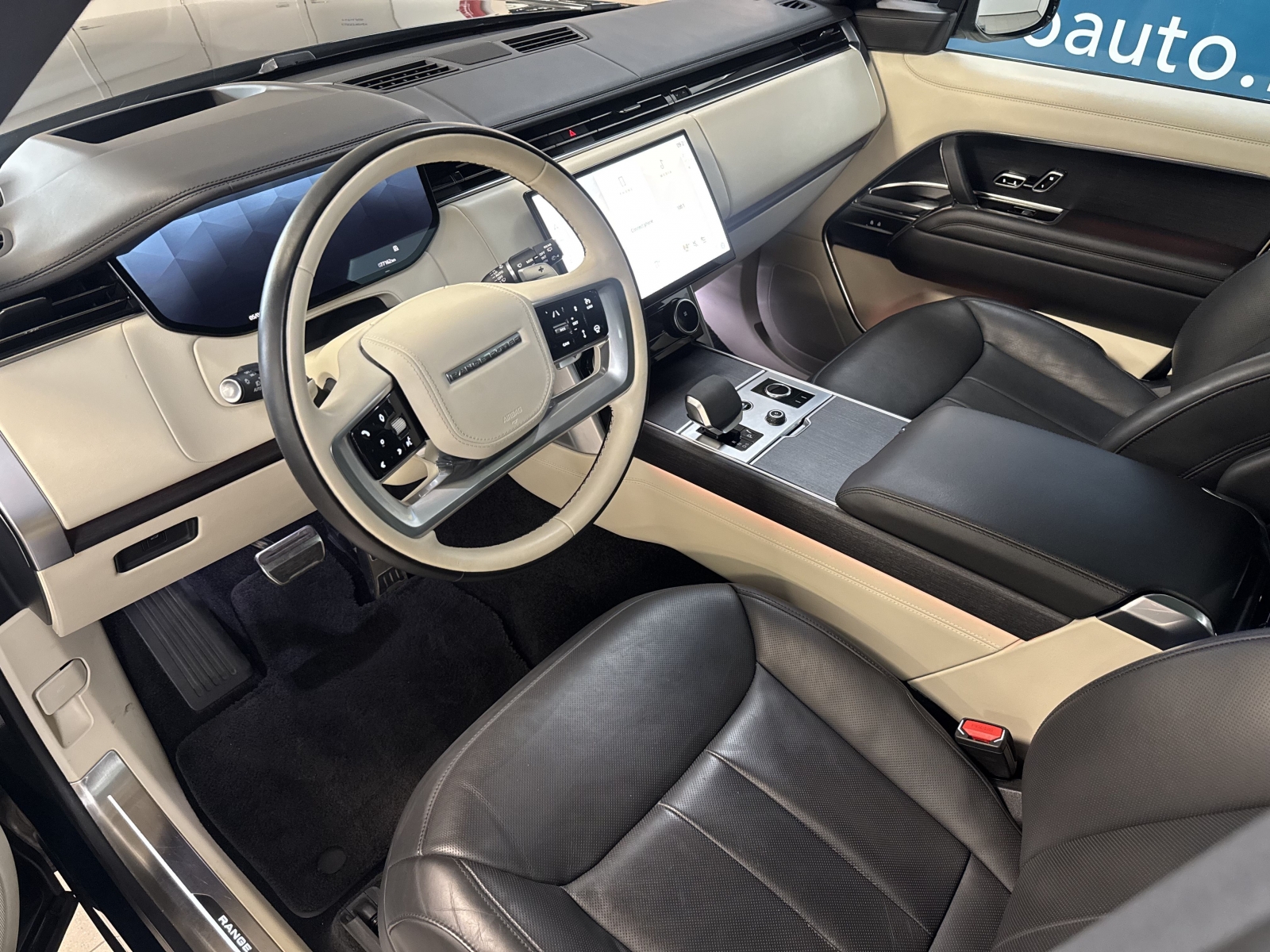 Land Rover Range Rover P400 MHEV HSE