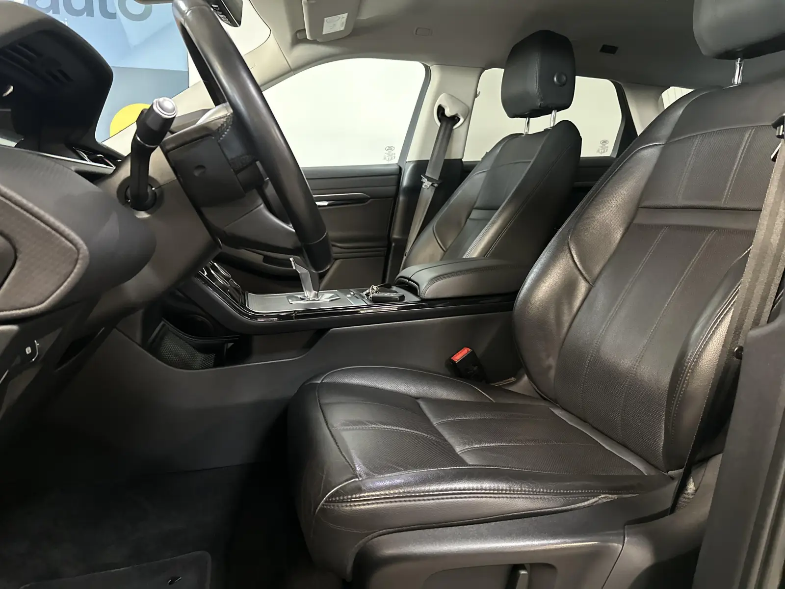 Land Rover Range Rover Evoque S Launch Edition MHEV AWD A9