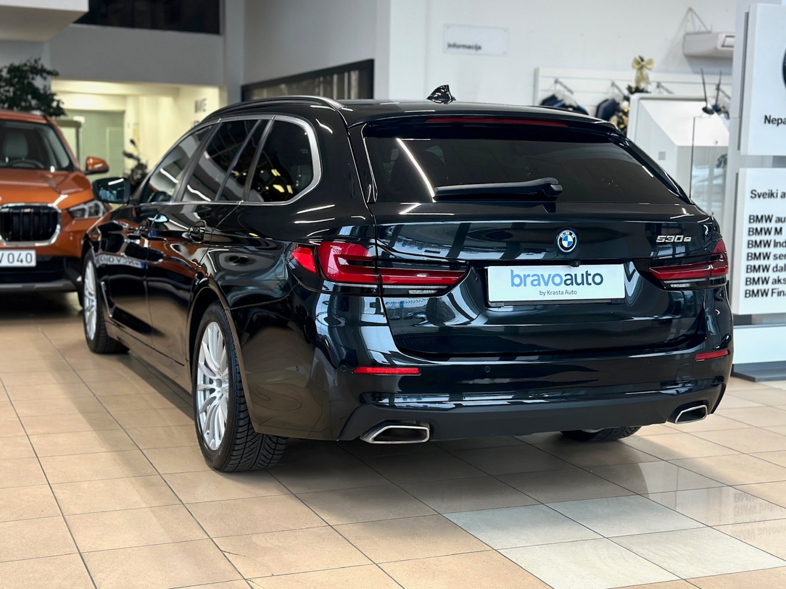 BMW 530 BMW 530e Touring