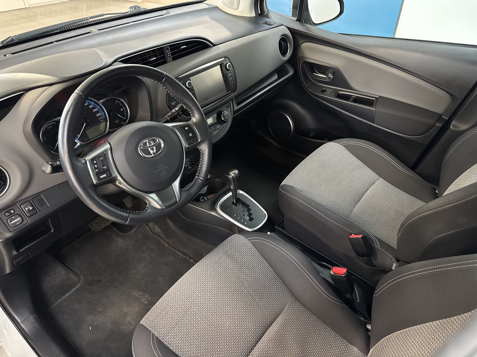 Toyota Yaris Hybrid