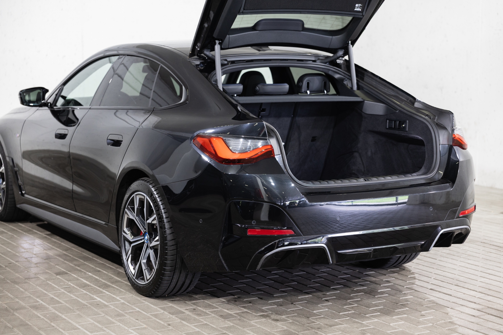 BMW i4 M50