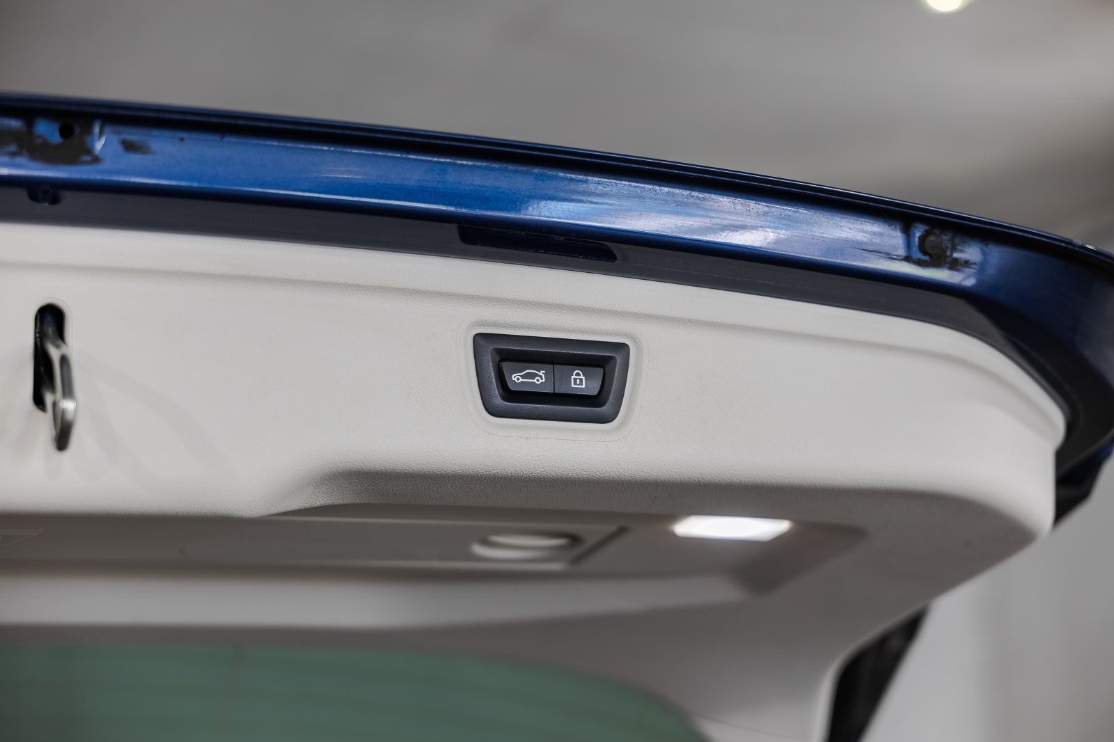 BMW 330 e