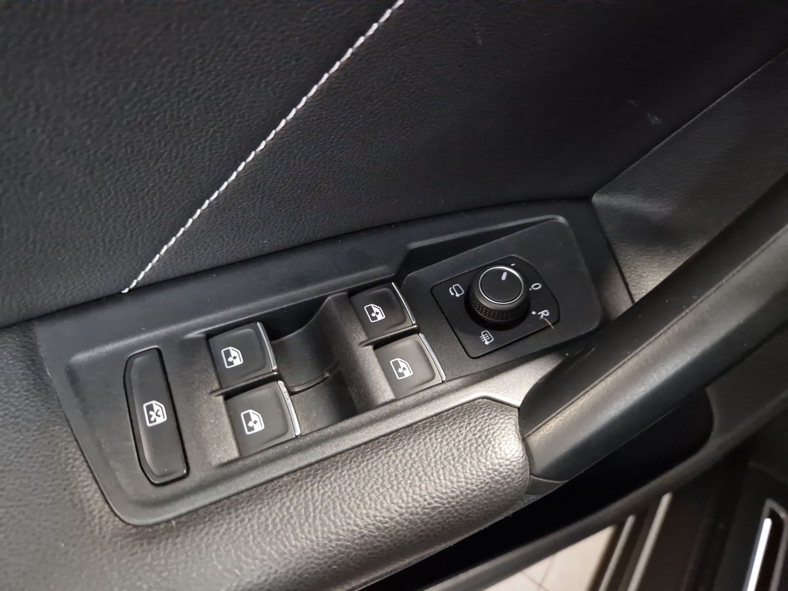 Volkswagen Tiguan 4Motion R-Line
