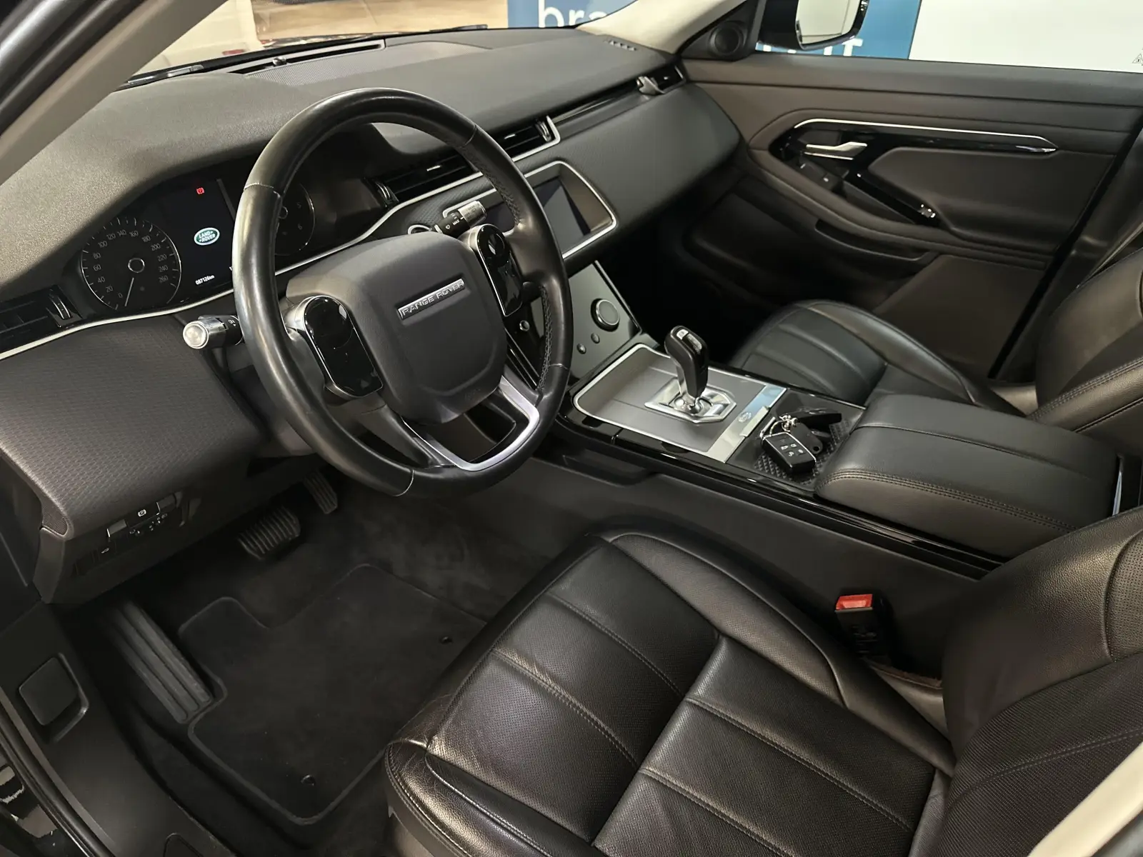 Land Rover Range Rover Evoque S Launch Edition MHEV AWD A9