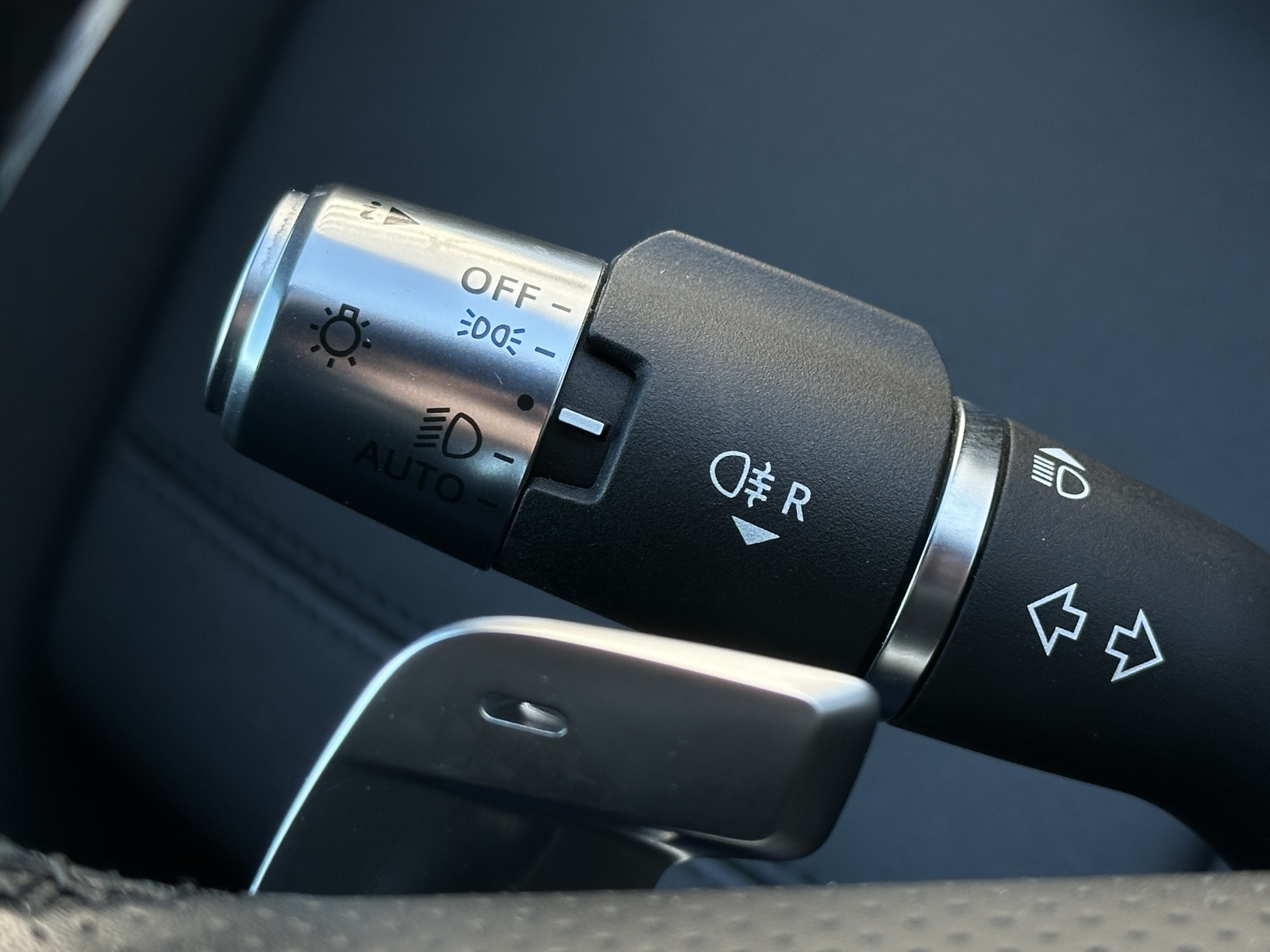 Land Rover Range Rover Evoque P300E Plug-In Hybrid AWD R-Dynamic SE