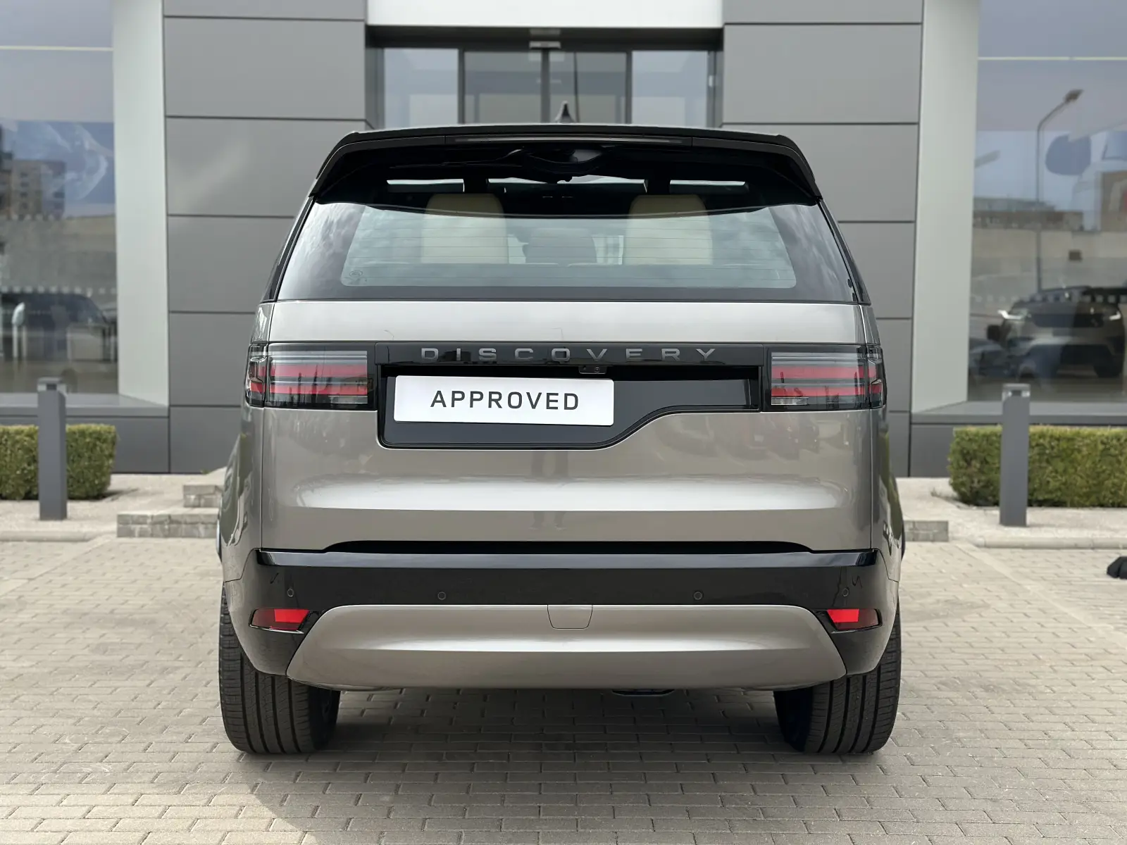 Land Rover Discovery D350 Dynamic HSE