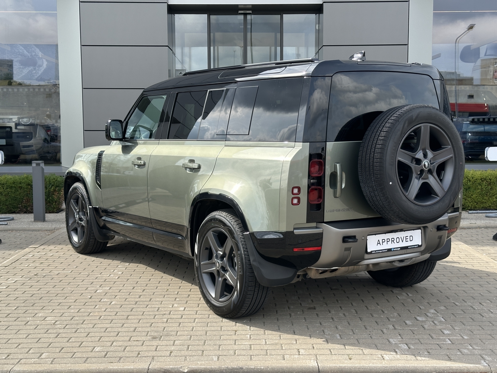 Land Rover Defender X-DYNAMIC SE