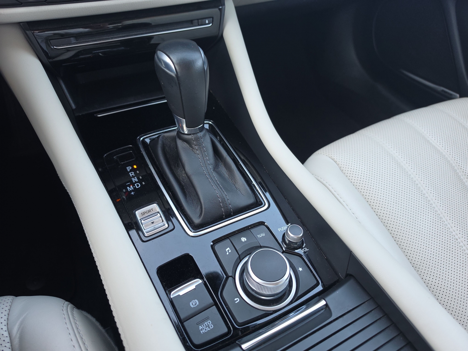 Mazda 6 Luxury