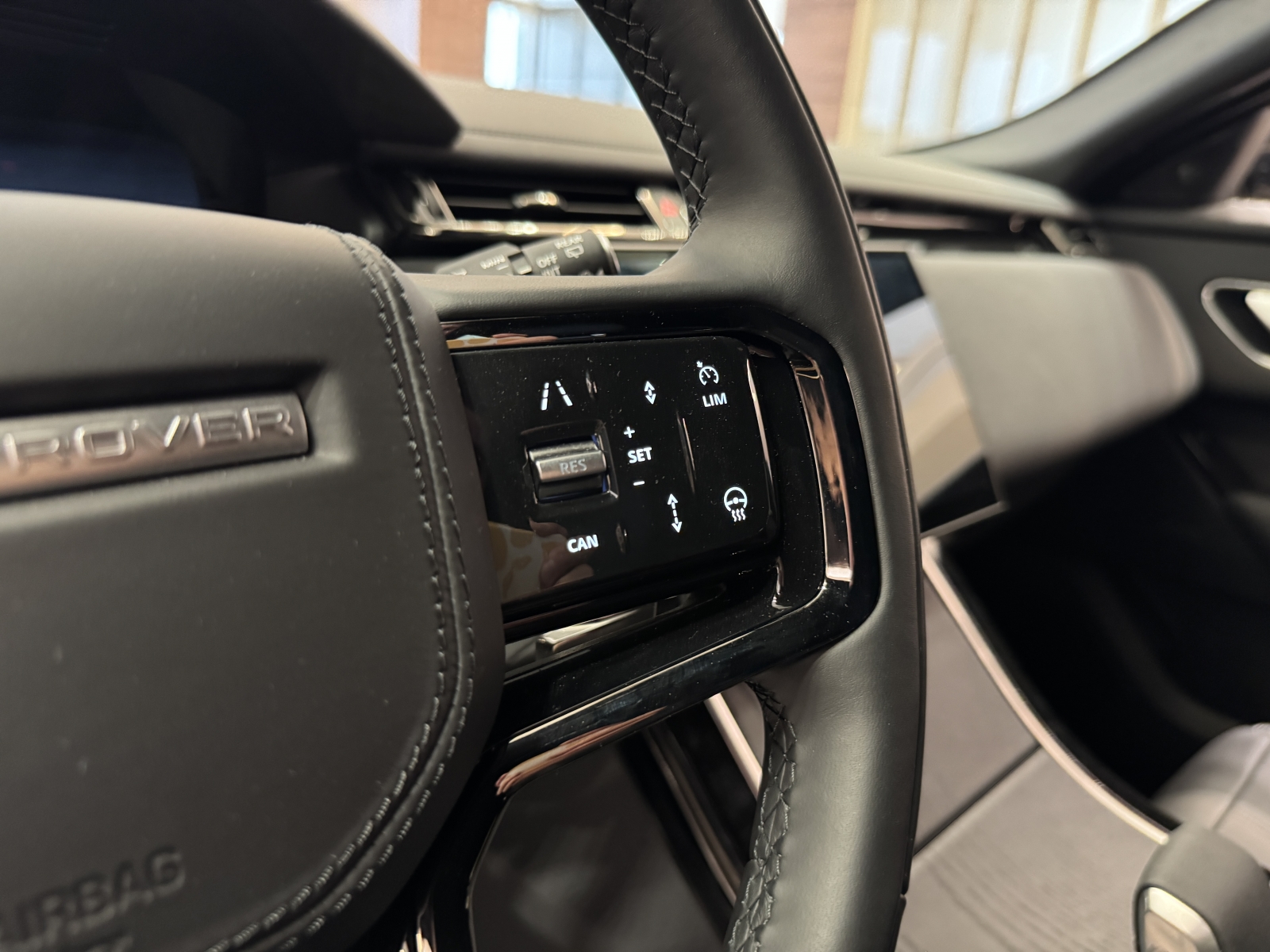 Land Rover Range Rover Velar Dynamic SE D300 MHEV