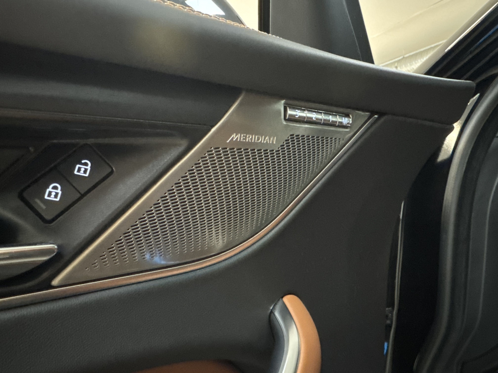 Jaguar F-Pace R PHEV Plug-in hybrid