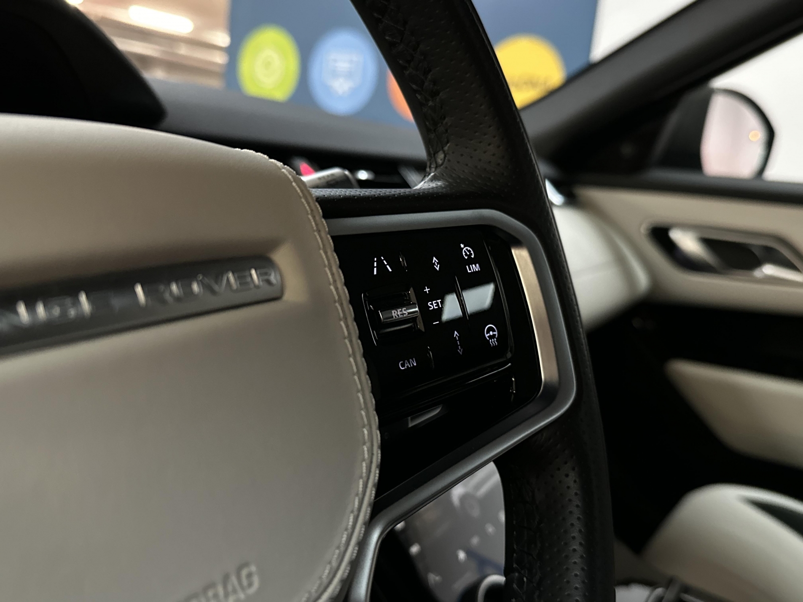 Land Rover Range Rover Velar P250 R-Dynamic SE