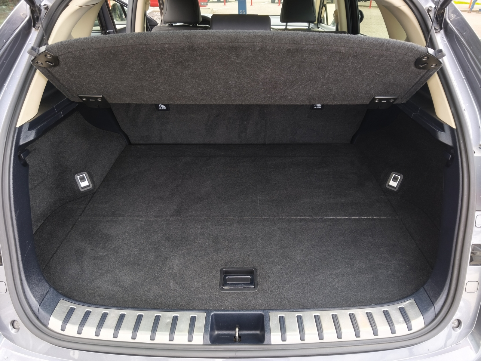 Lexus NX 300h Business Hybrid AWD