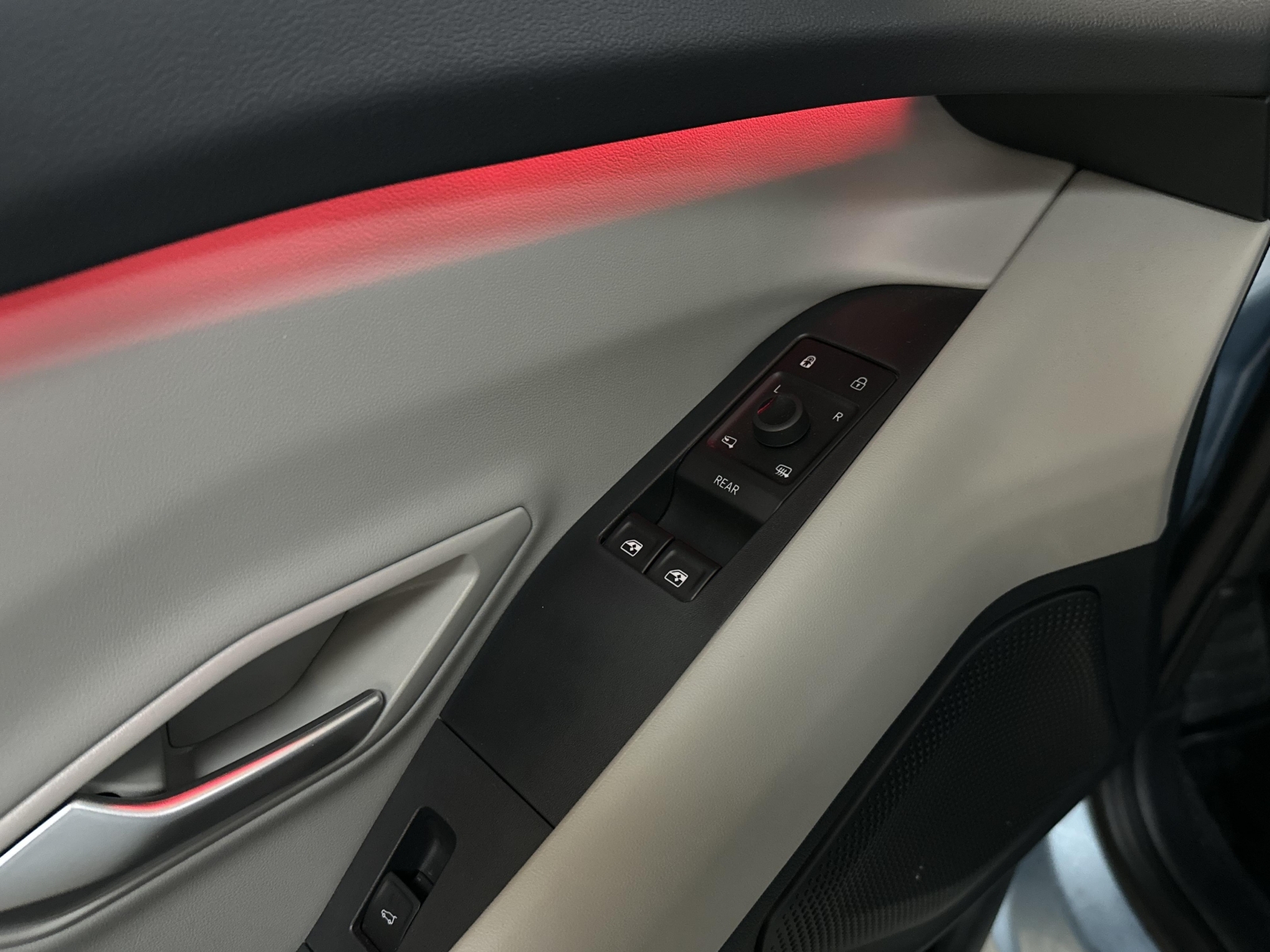 Ford Explorer Premium Extended Range