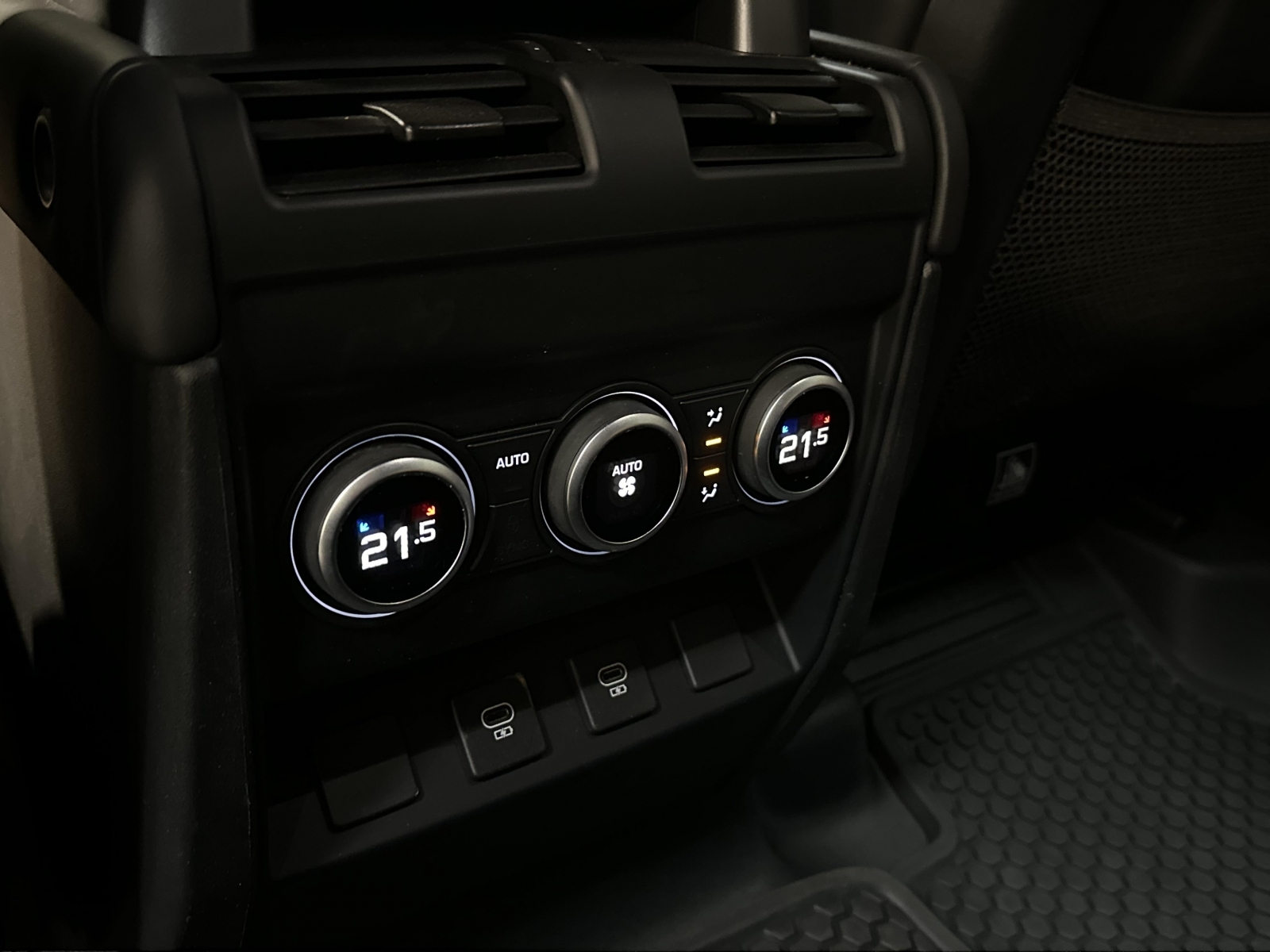 Land Rover Defender HSE R-Dynamic D250