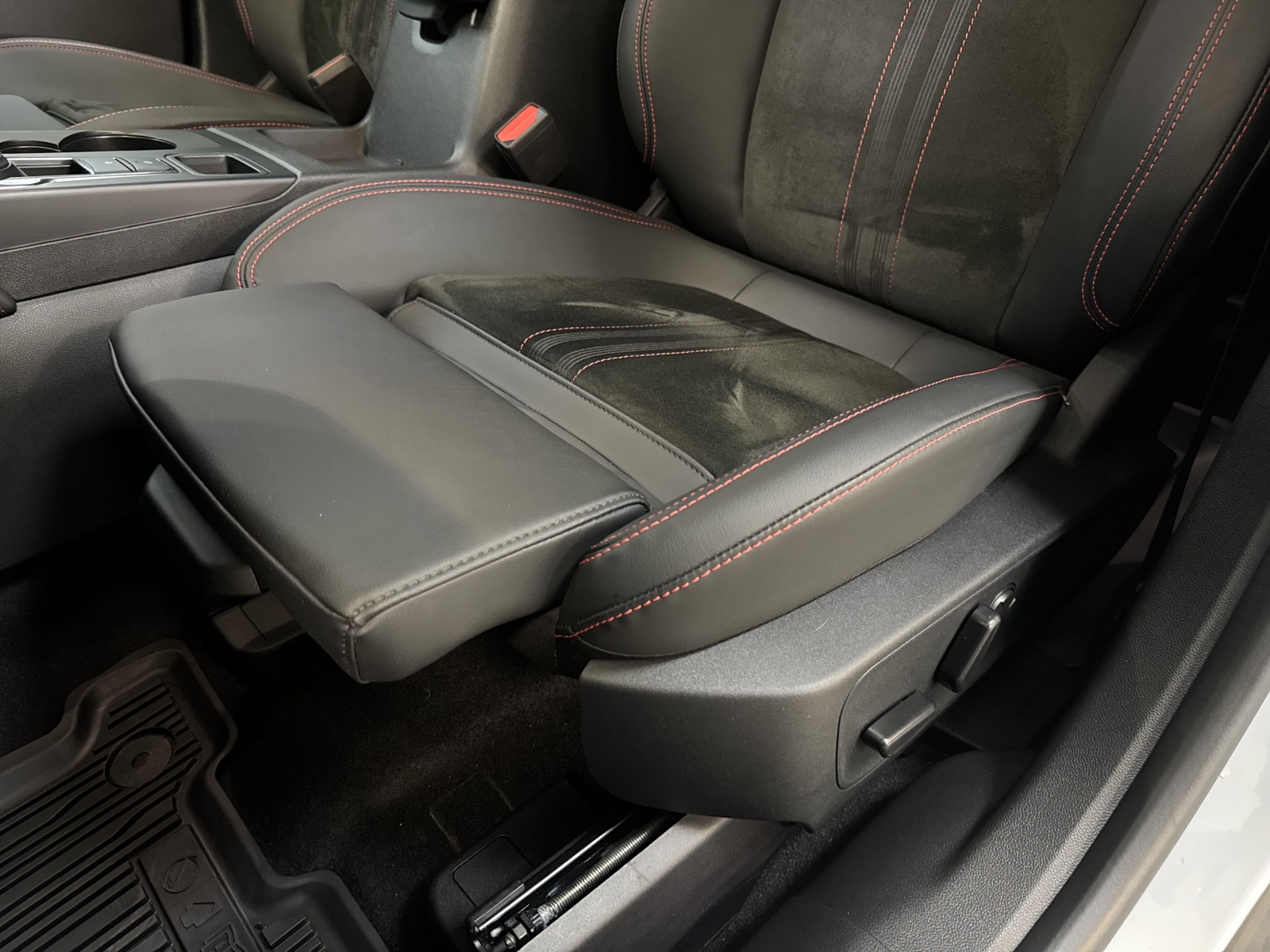 Ford Kuga ST-Line X, Full Hybrid