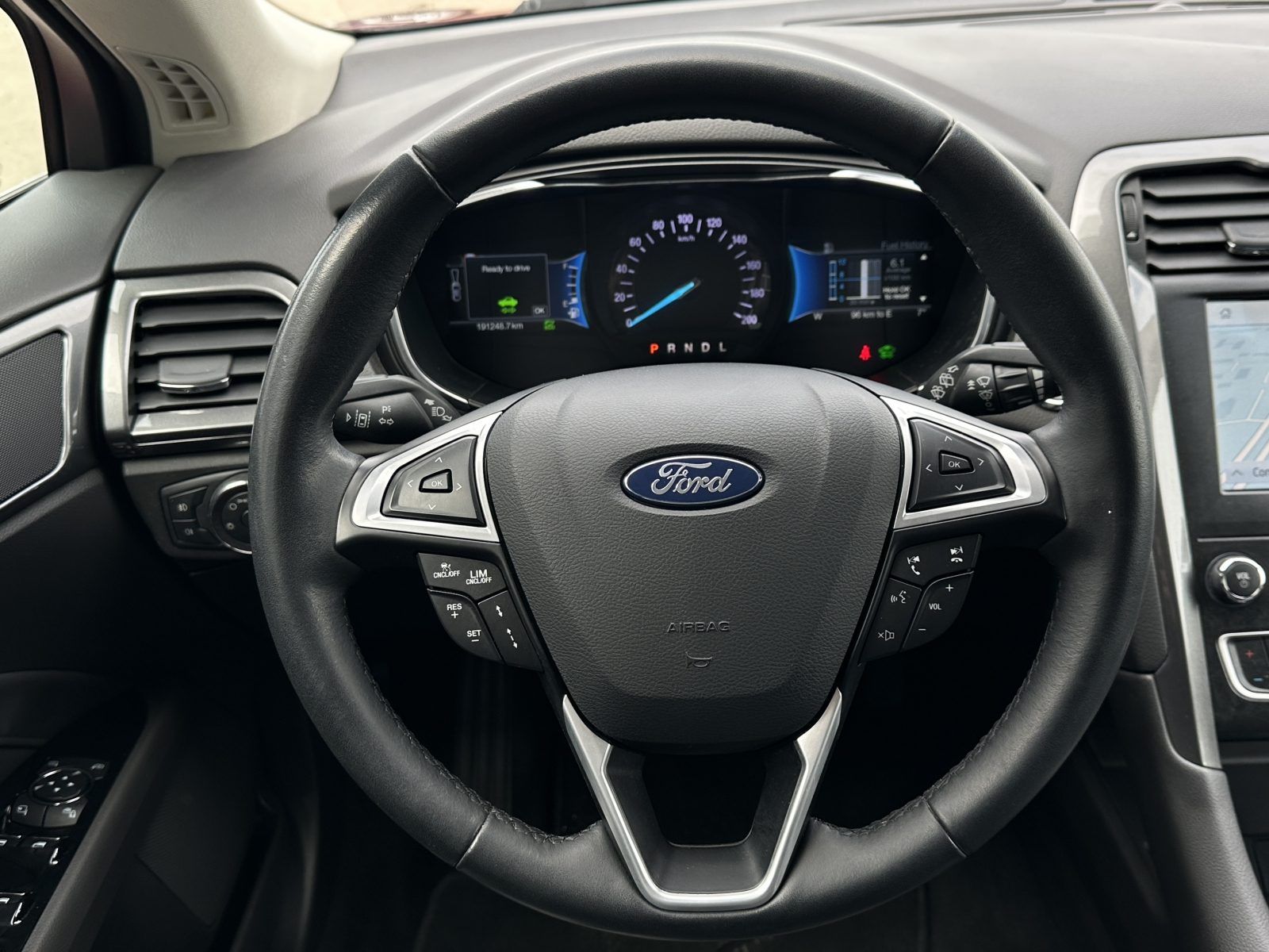 Ford Mondeo Tintaium Hybrid