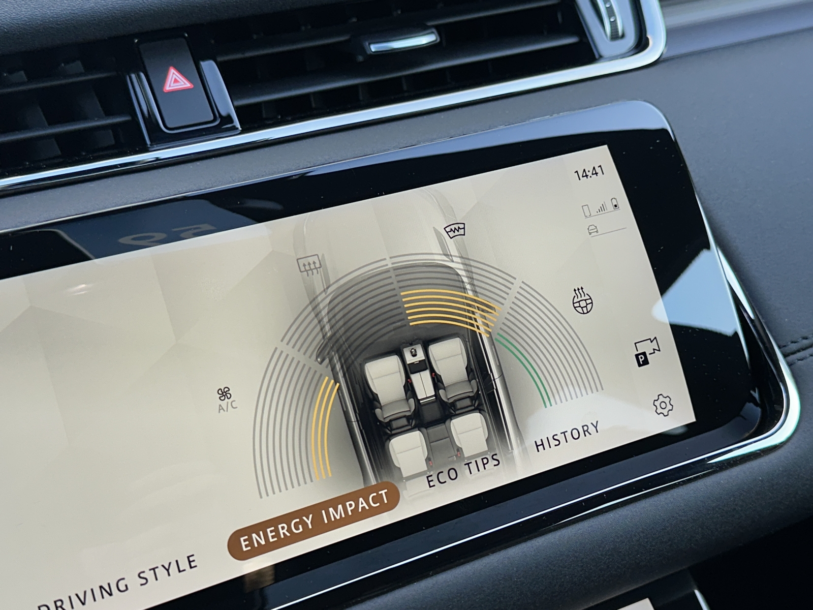 Land Rover Range Rover Evoque P300E Plug-In Hybrid AWD R-Dynamic SE