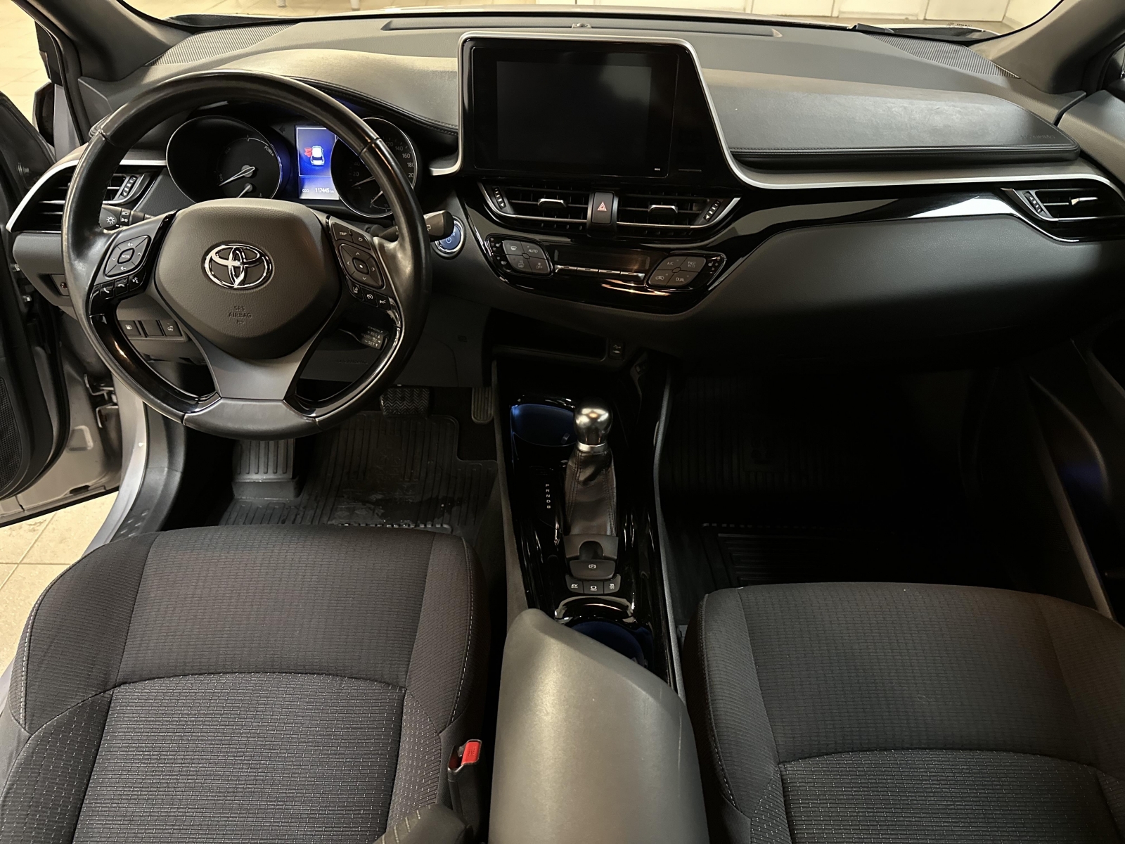 Toyota C-HR Hybrid Style