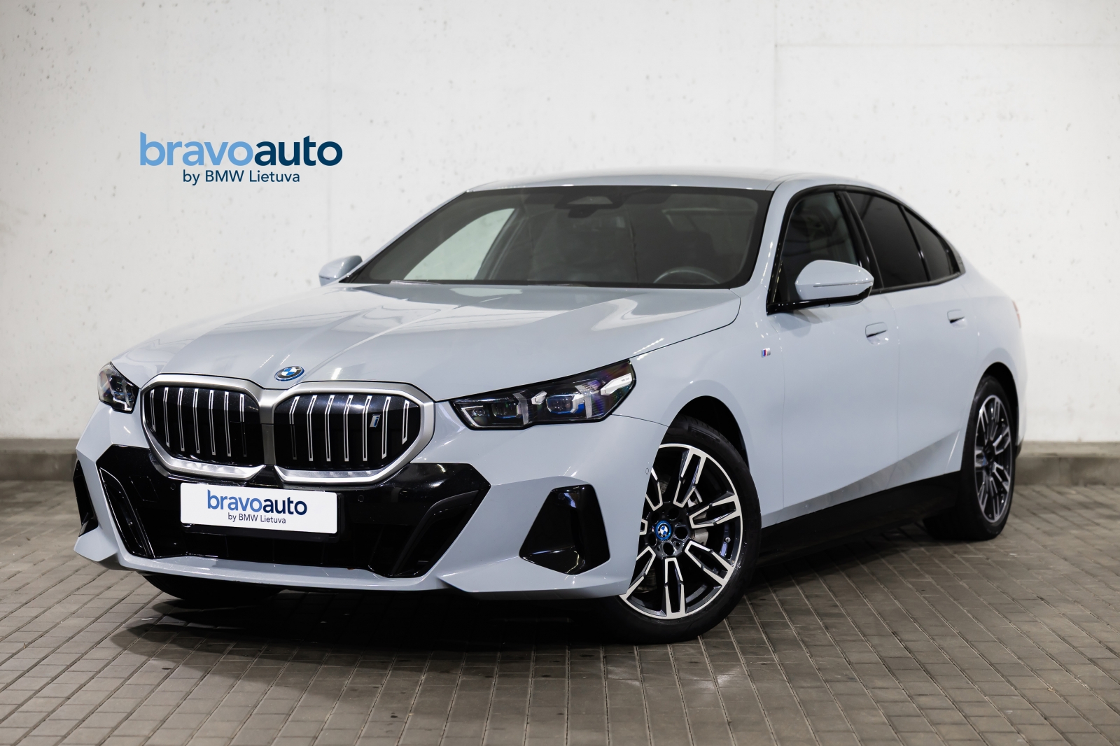 BMW i5 eDrive40
