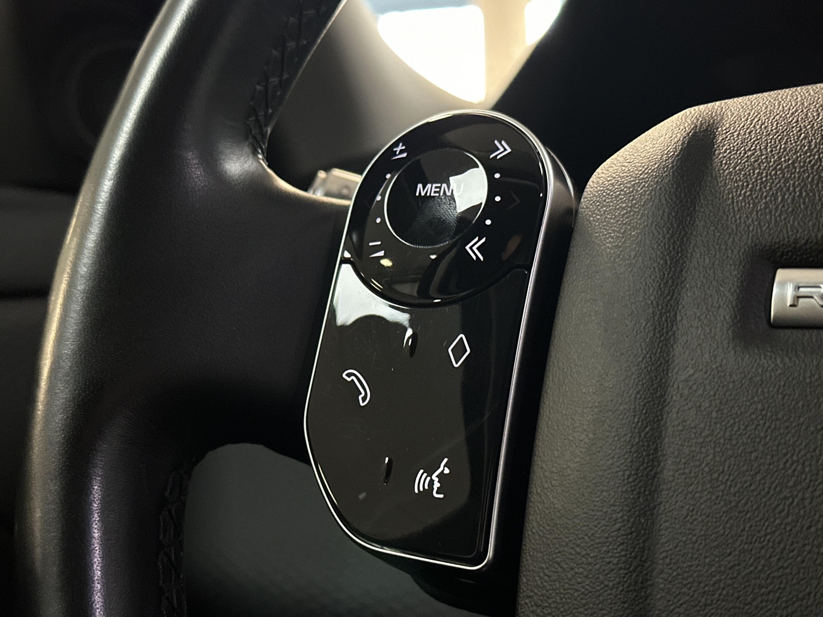 Land Rover Range Rover Evoque S Launch Edition MHEV AWD A9