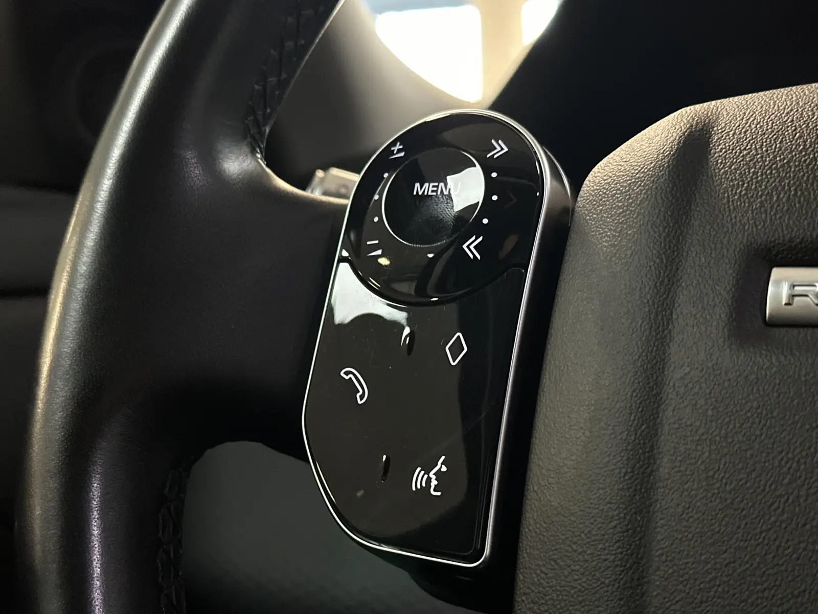 Land Rover Range Rover Evoque S Launch Edition MHEV AWD A9