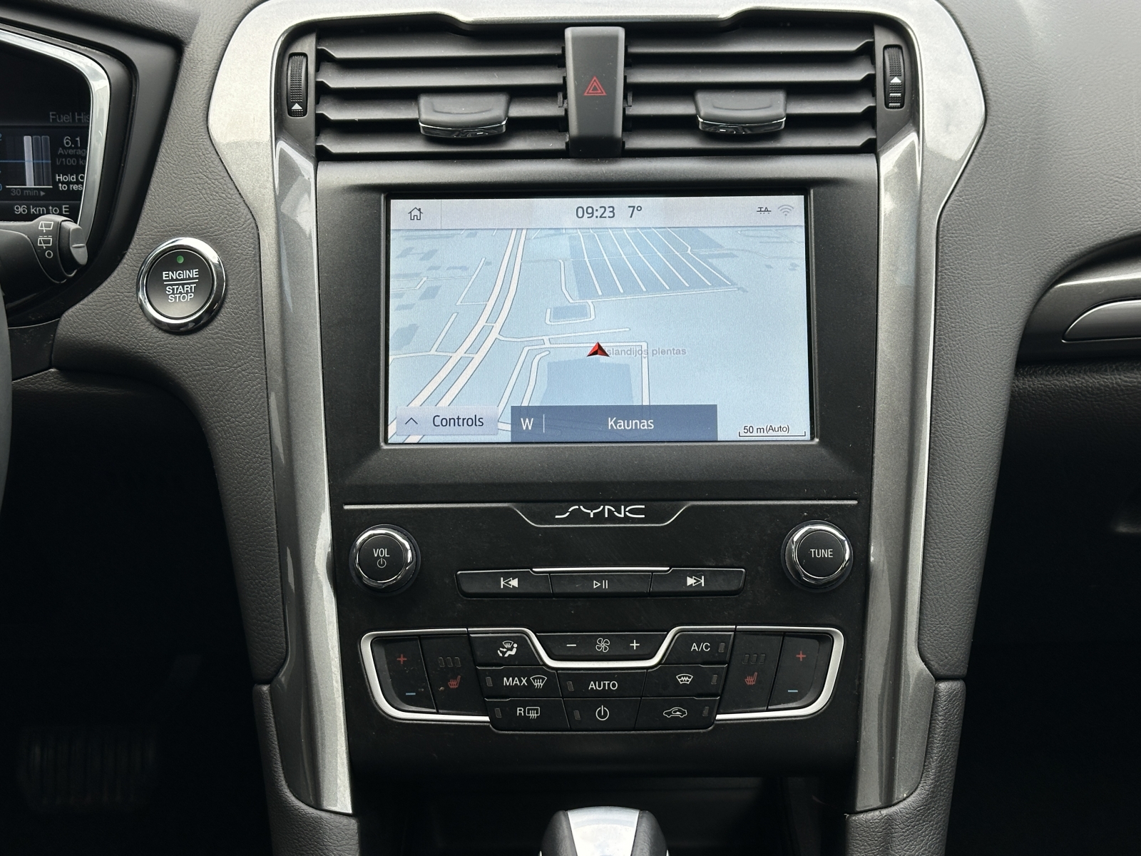Ford Mondeo Tintaium Hybrid