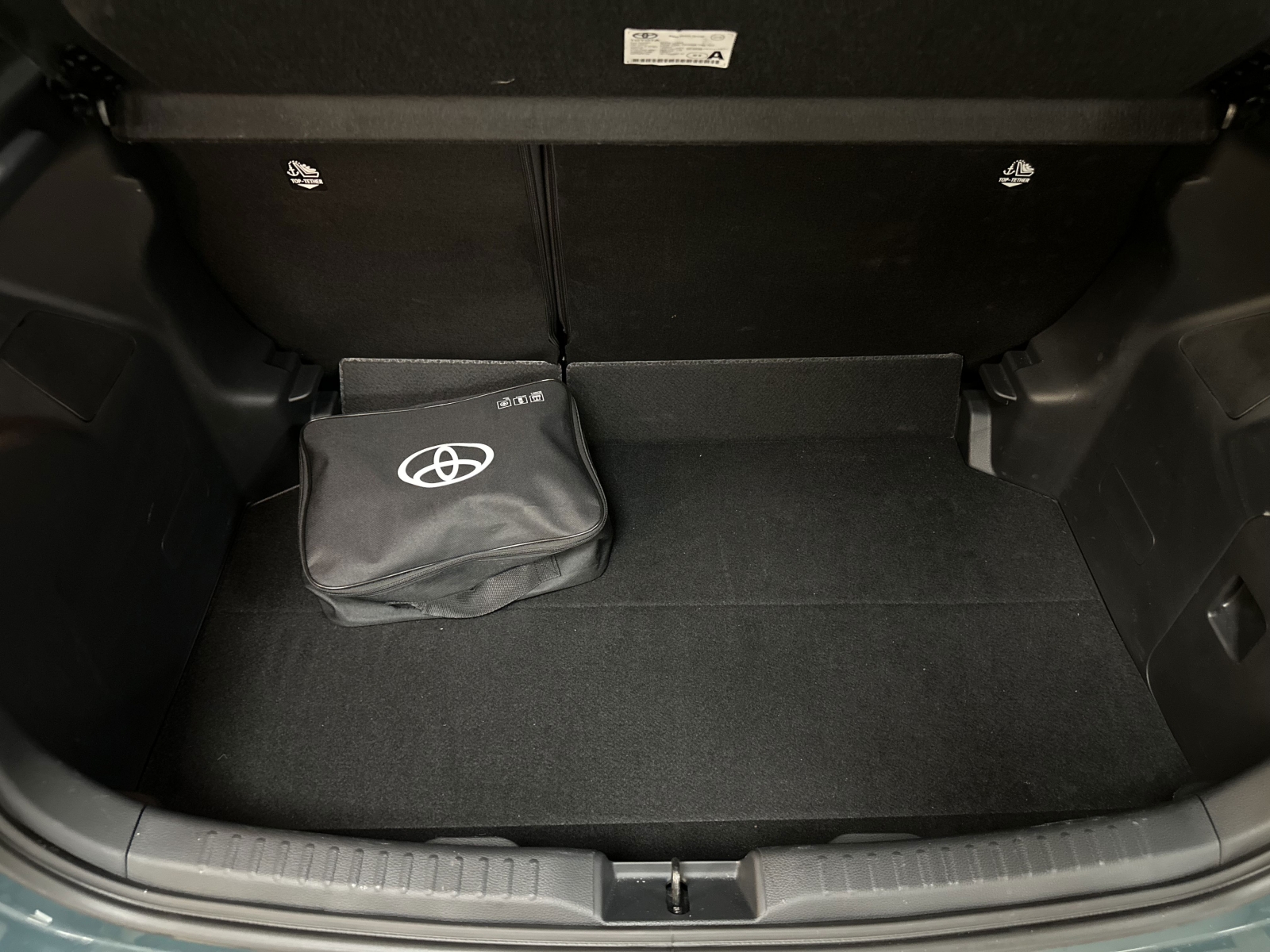 Toyota Yaris ACTIVE HYBRID