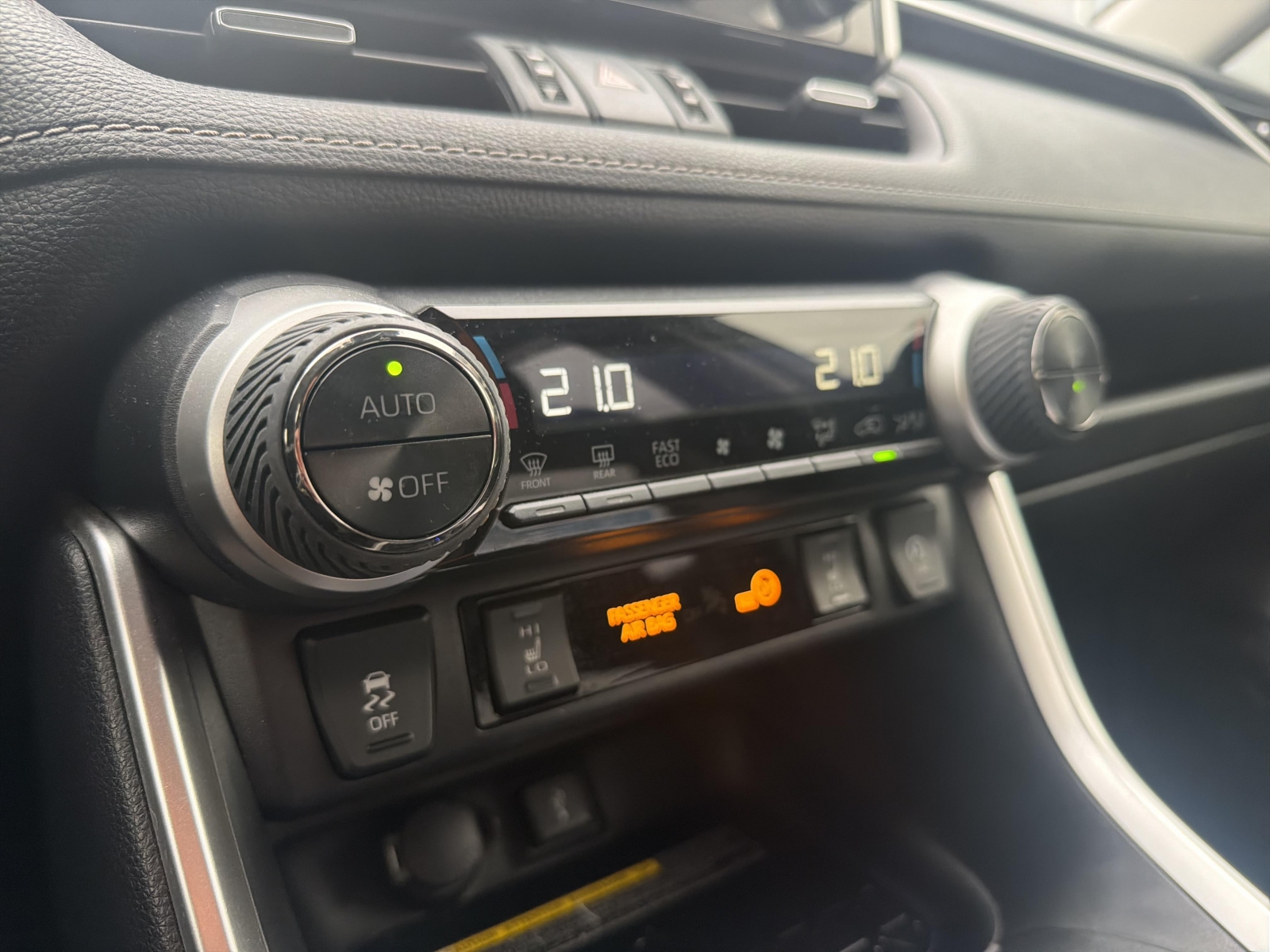 Toyota RAV4 Luxury Plus